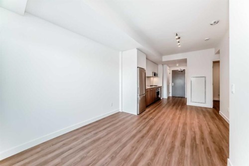 1012-730 2 Street Sw, Calgary, AB - Indoor Photo Showing Other Room