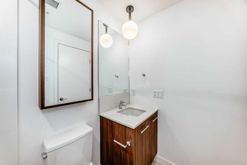 1012-730 2 Street Sw, Calgary, AB - Indoor Photo Showing Bathroom