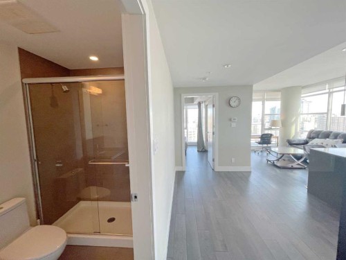 1502-1122 3 Street Se, Calgary, AB - Indoor Photo Showing Bathroom