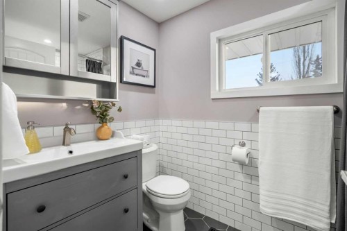 48 Marbank Place Ne, Calgary, AB - Indoor Photo Showing Bathroom
