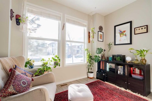 178 Livingston Avenue Ne, Calgary, AB - Indoor Photo Showing Living Room