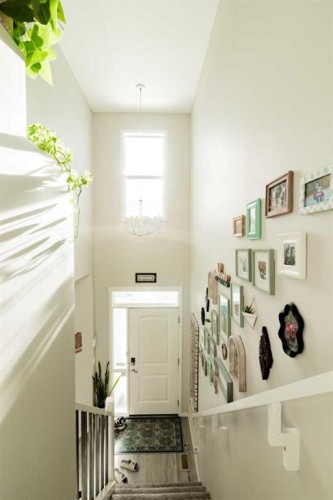 178 Livingston Avenue Ne, Calgary, AB - Indoor Photo Showing Other Room