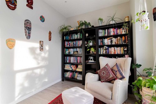 178 Livingston Avenue Ne, Calgary, AB - Indoor