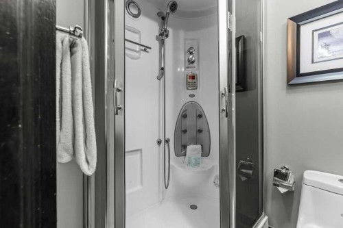 322-901 Mountain Street, Canmore, AB - Indoor Photo Showing Bathroom