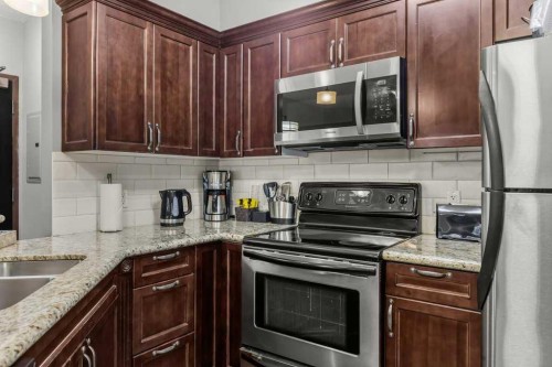 322-901 Mountain Street, Canmore, AB - Indoor Photo Showing Kitchen