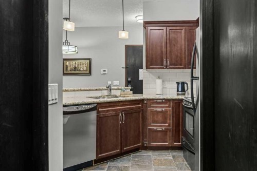 322-901 Mountain Street, Canmore, AB - Indoor Photo Showing Kitchen