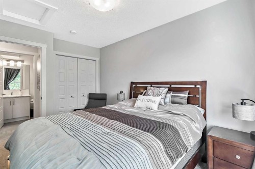 130 Cranbrook Square Se, Calgary, AB - Indoor Photo Showing Bedroom