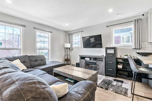130 Cranbrook Square Se, Calgary, AB - Indoor Photo Showing Living Room