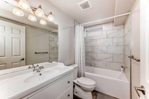 52 Hidden Vale Crescent Nw, Calgary, AB - Indoor Photo Showing Bathroom
