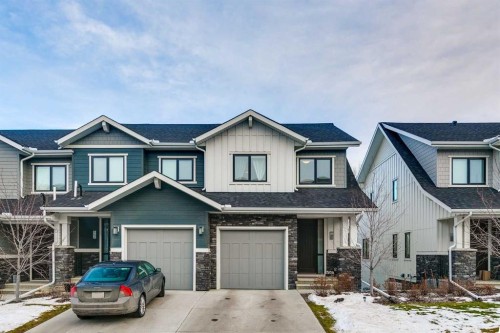 156 Crestridge Common Sw, Calgary, AB - Outdoor With Facade
