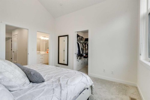 156 Crestridge Common Sw, Calgary, AB - Indoor Photo Showing Bedroom