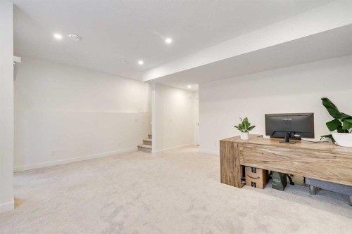 156 Crestridge Common Sw, Calgary, AB - Indoor