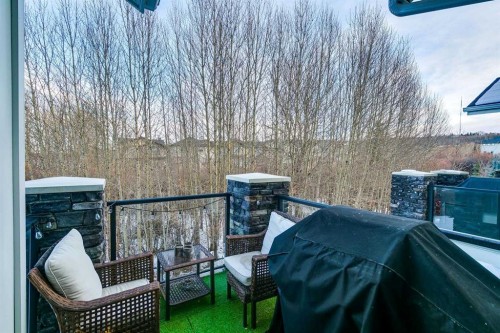 156 Crestridge Common Sw, Calgary, AB - Outdoor