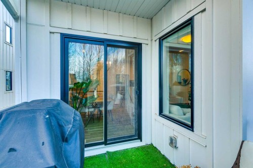 156 Crestridge Common Sw, Calgary, AB -  With Exterior