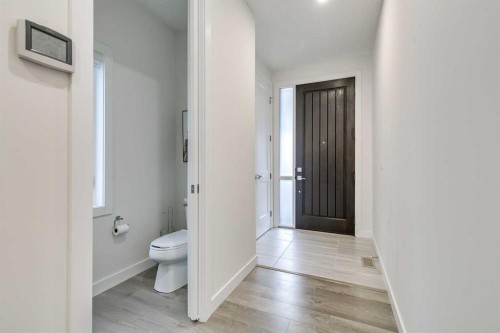 156 Crestridge Common Sw, Calgary, AB - Indoor