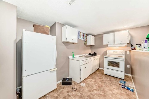 6944 Temple Drive Ne, Calgary, AB - Indoor Photo Showing Kitchen