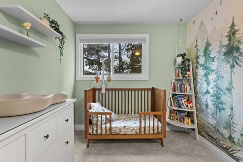 1-1061 Evergreen Circle, Canmore, AB - Indoor Photo Showing Bedroom