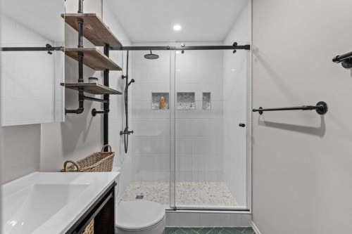 1-1061 Evergreen Circle, Canmore, AB - Indoor Photo Showing Bathroom