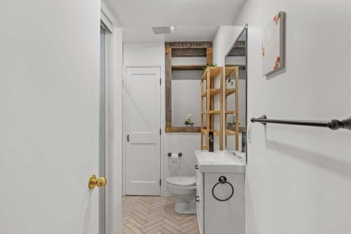 1-1061 Evergreen Circle, Canmore, AB - Indoor Photo Showing Bathroom