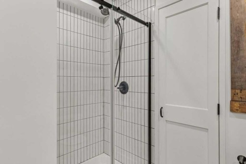 1-1061 Evergreen Circle, Canmore, AB - Indoor Photo Showing Bathroom