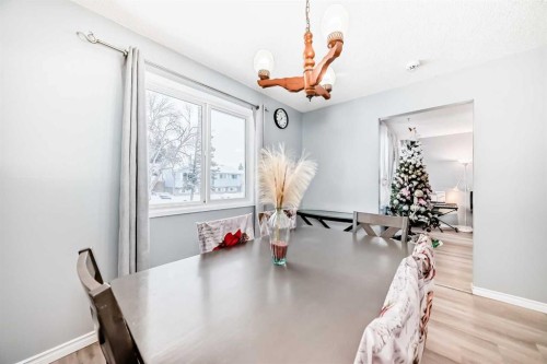 791 Penbrooke Road Se, Calgary, AB - Indoor Photo Showing Dining Room