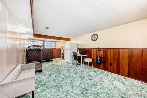 791 Penbrooke Road Se, Calgary, AB - Indoor