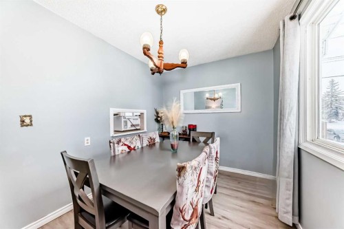 791 Penbrooke Road Se, Calgary, AB - Indoor Photo Showing Dining Room
