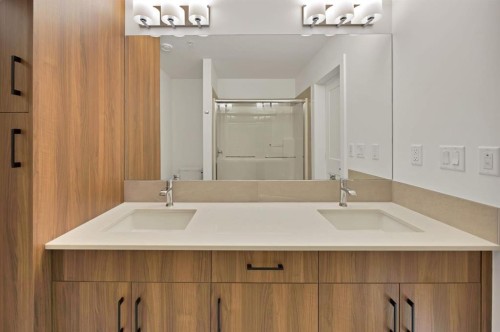 7322-1802 Mahagony Boulevard Se, Calgary, AB - Indoor Photo Showing Bathroom