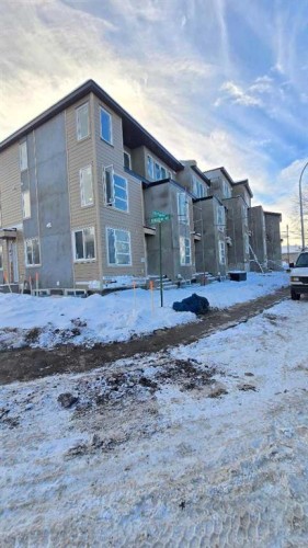 4767 Montana Crescent Nw, Calgary, AB - Outdoor