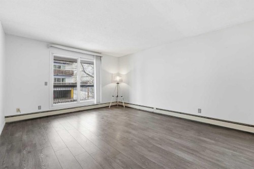 204-2611 15A Street Sw, Calgary, AB - Indoor Photo Showing Other Room