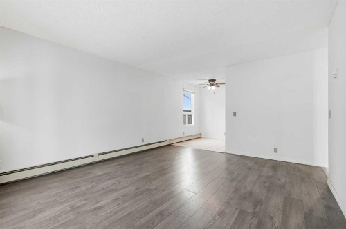 204-2611 15A Street Sw, Calgary, AB - Indoor Photo Showing Other Room