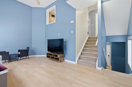 166 Everhollow Heights Sw, Calgary, AB - Indoor