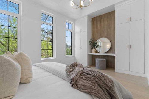 2019 6 Avenue Nw, Calgary, AB - Indoor Photo Showing Bedroom