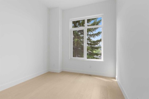 2019 6 Avenue Nw, Calgary, AB - Indoor Photo Showing Other Room