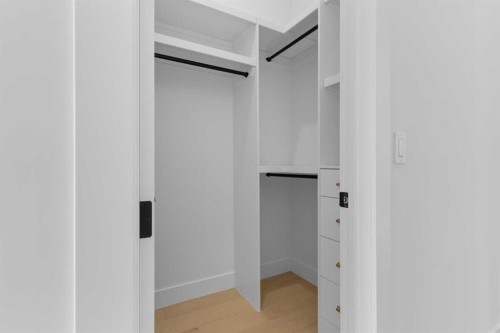 2019 6 Avenue Nw, Calgary, AB - Indoor Photo Showing Other Room