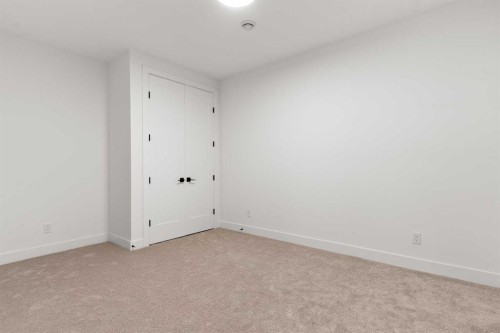 2019 6 Avenue Nw, Calgary, AB - Indoor Photo Showing Other Room