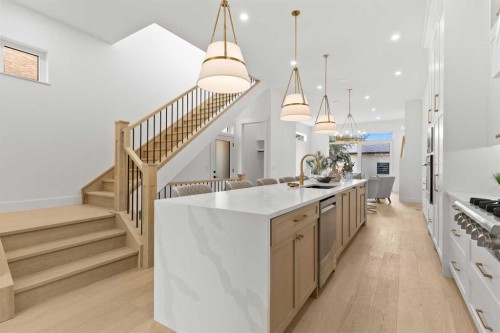 2019 6 Avenue Nw, Calgary, AB - Indoor Photo Showing Kitchen With Upgraded Kitchen