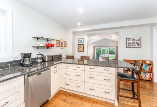 4 Woodside Lane, Canmore, AB - Indoor Photo Showing Kitchen