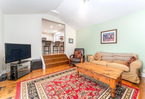 4 Woodside Lane, Canmore, AB - Indoor Photo Showing Living Room