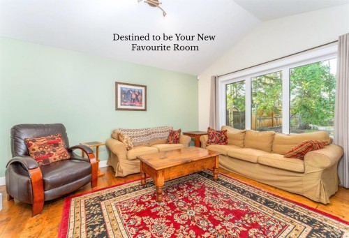 4 Woodside Lane, Canmore, AB - Indoor Photo Showing Living Room