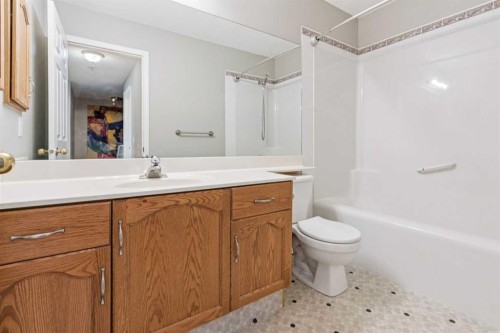 157 Hidden Creek Gardens Nw, Calgary, AB - Indoor Photo Showing Bathroom