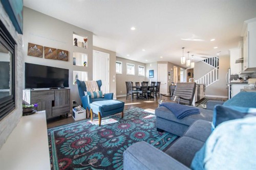 3524 41 Street Sw, Calgary, AB - Indoor Photo Showing Living Room