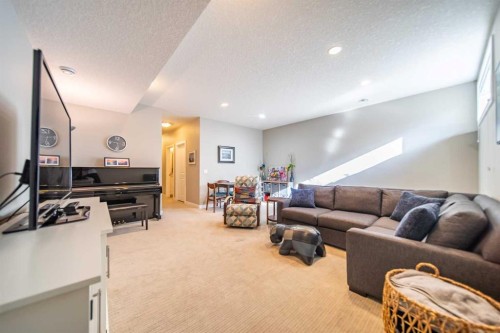 3524 41 Street Sw, Calgary, AB - Indoor