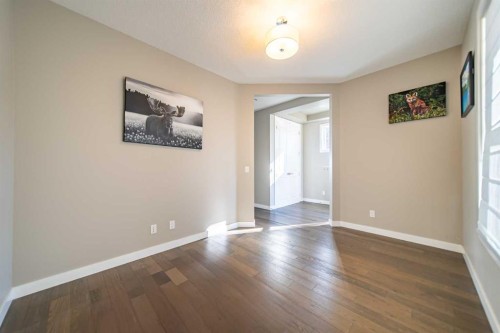 3524 41 Street Sw, Calgary, AB - Indoor Photo Showing Other Room