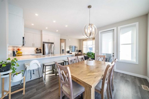 713 Crestridge Common Sw, Calgary, AB - Indoor Photo Showing Dining Room