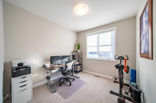 713 Crestridge Common Sw, Calgary, AB - Indoor Photo Showing Other Room