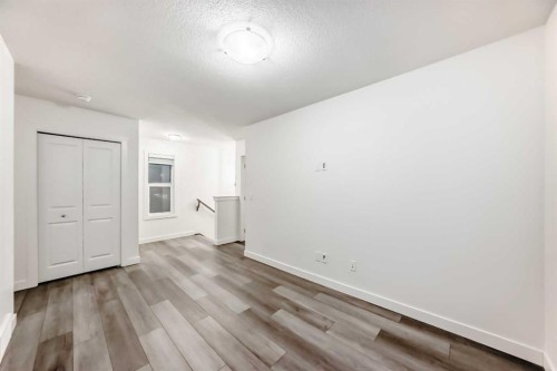 1449 Bayview Point Sw, Airdrie, AB - Indoor Photo Showing Other Room