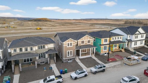 37 Southborough Lane, Cochrane, AB - Outdoor