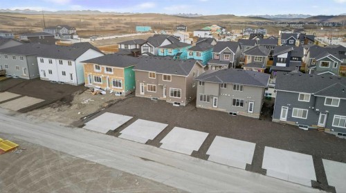 37 Southborough Lane, Cochrane, AB - Outdoor