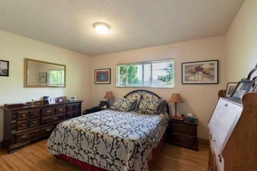 2623 Glencastle Street Sw, Calgary, AB - Indoor Photo Showing Bedroom